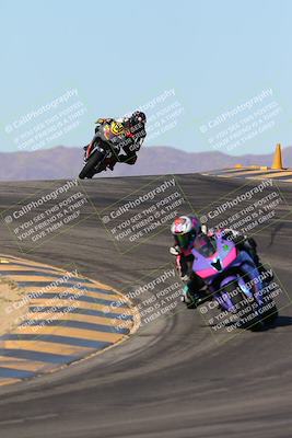 media/Jan-10-2025-CVMA Friday Practice (Fri) [[489e0da257]]/Group 4 and Trackday/Session 3 (Turns 9 and 10)/